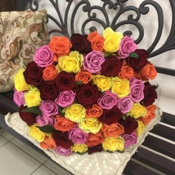 Микс из 51 розы артикул: 125904sochi